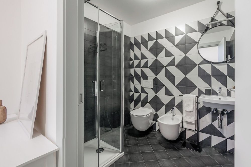 Basco Guest House Deluxe Double Room, Private Bathroom, City View 9