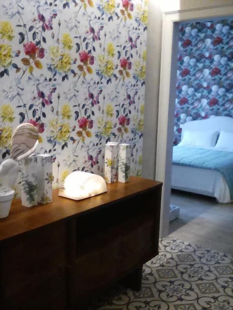 GUESTHOUSE 73 Comfort Double Room, Balcony, City View 4