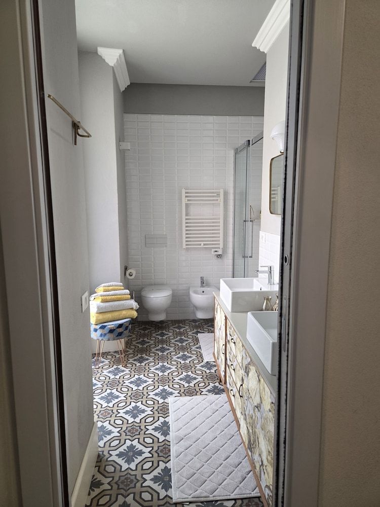 GUESTHOUSE 73 Deluxe Double Room 17