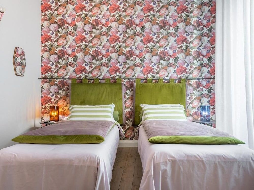 GUESTHOUSE 73 Junior Twin Room, City View 7