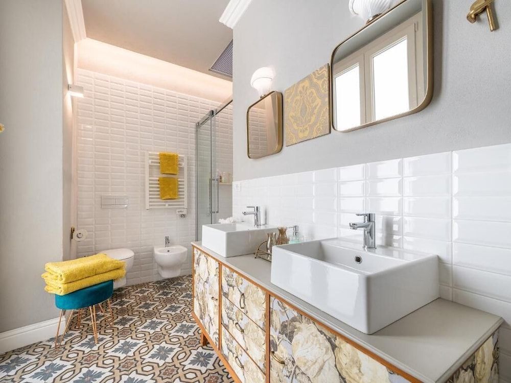 GUESTHOUSE 73 Deluxe Double Room 14