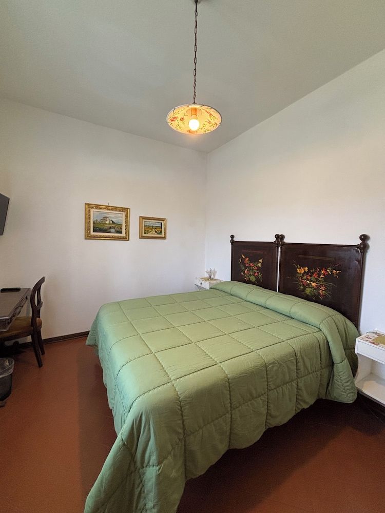 Junior Apartment, Hill View