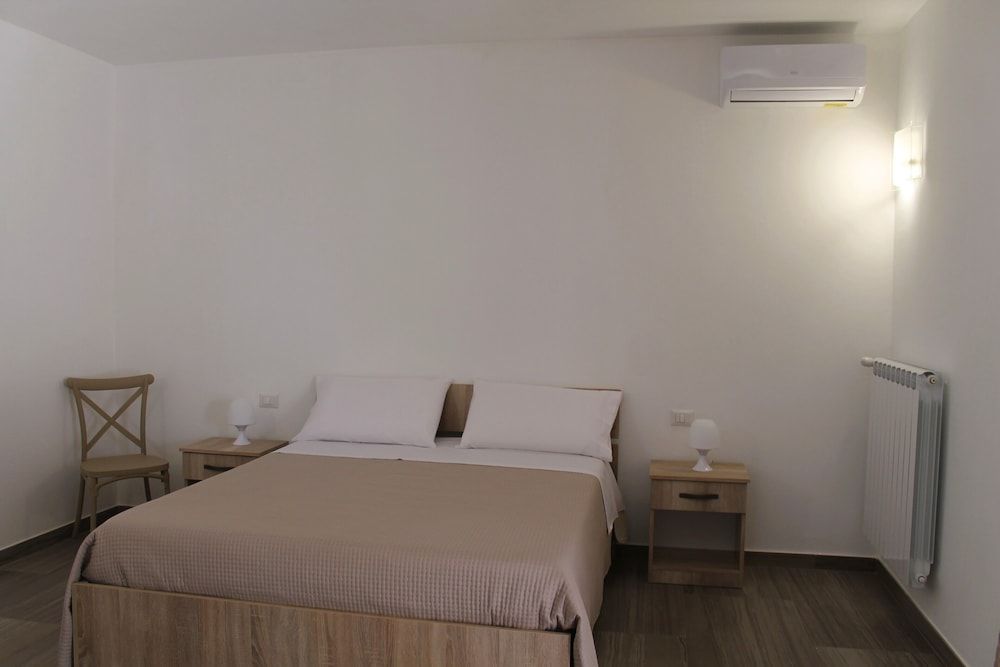 Tenuta Petra Chiara -Apulian Country B&B Comfort Quadruple Room, Patio, Garden View 2