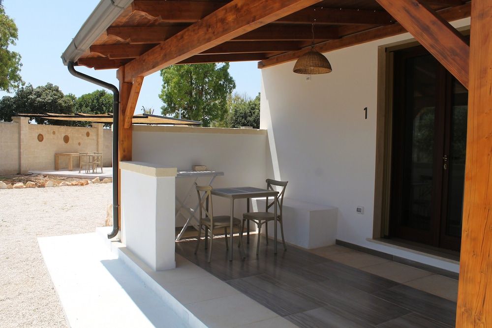 Tenuta Petra Chiara -Apulian Country B&B Classic Quadruple Room, Patio, Garden View 4