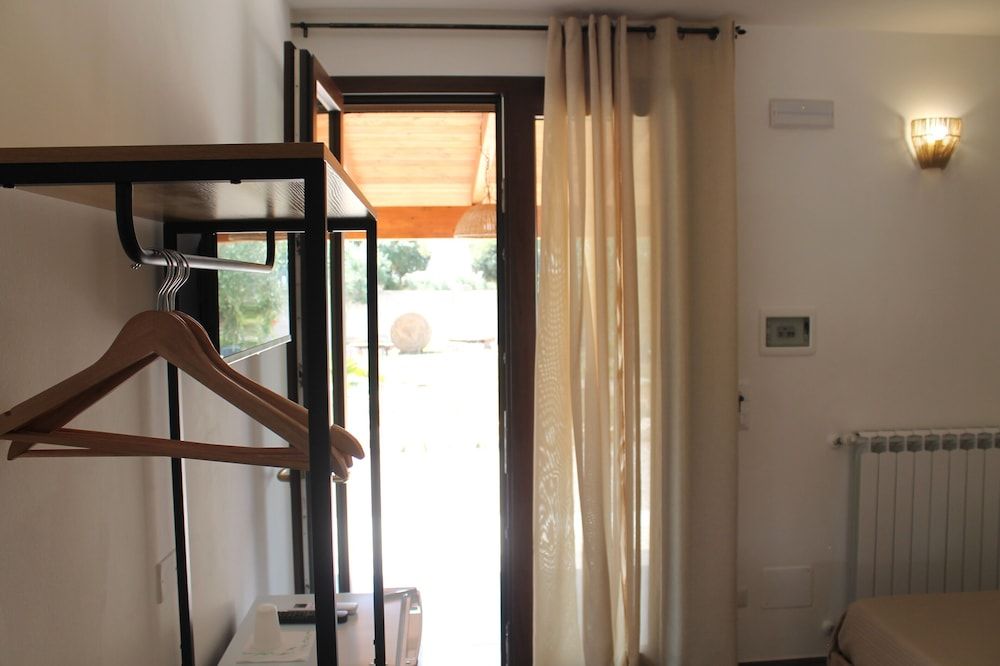 Tenuta Petra Chiara -Apulian Country B&B Classic Double Room, Patio, Garden View 3