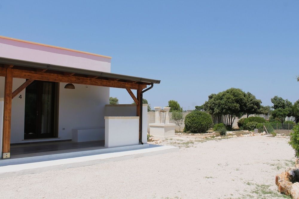 Tenuta Petra Chiara -Apulian Country B&B Comfort Quadruple Room, Patio, Garden View 9