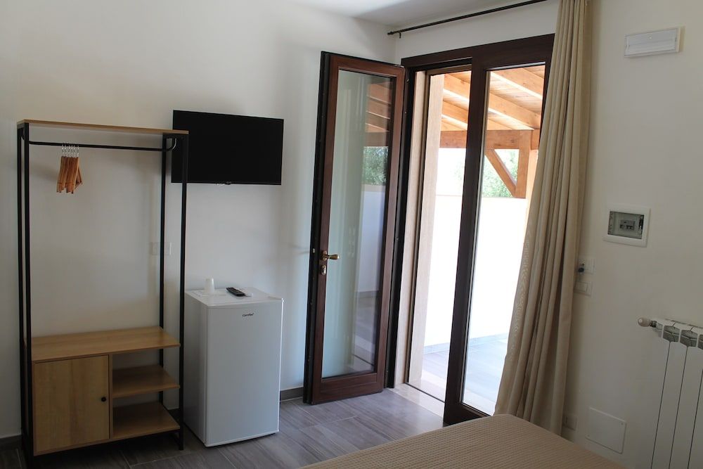 Tenuta Petra Chiara -Apulian Country B&B Classic Double Room, Patio, Garden View 5