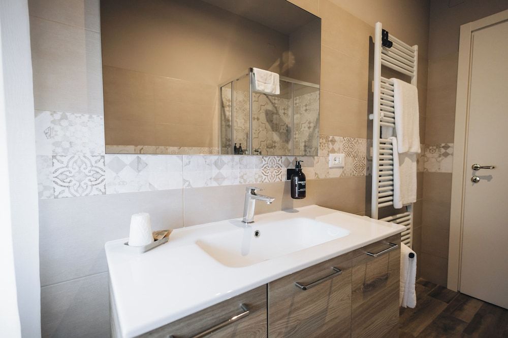 Presentosa Double or Twin Room, Non Smoking, Private Bathroom 3