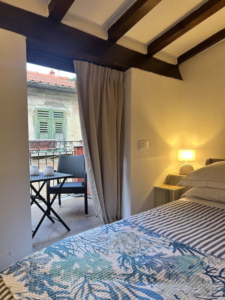Lerici Charme Junior Room, City View 4