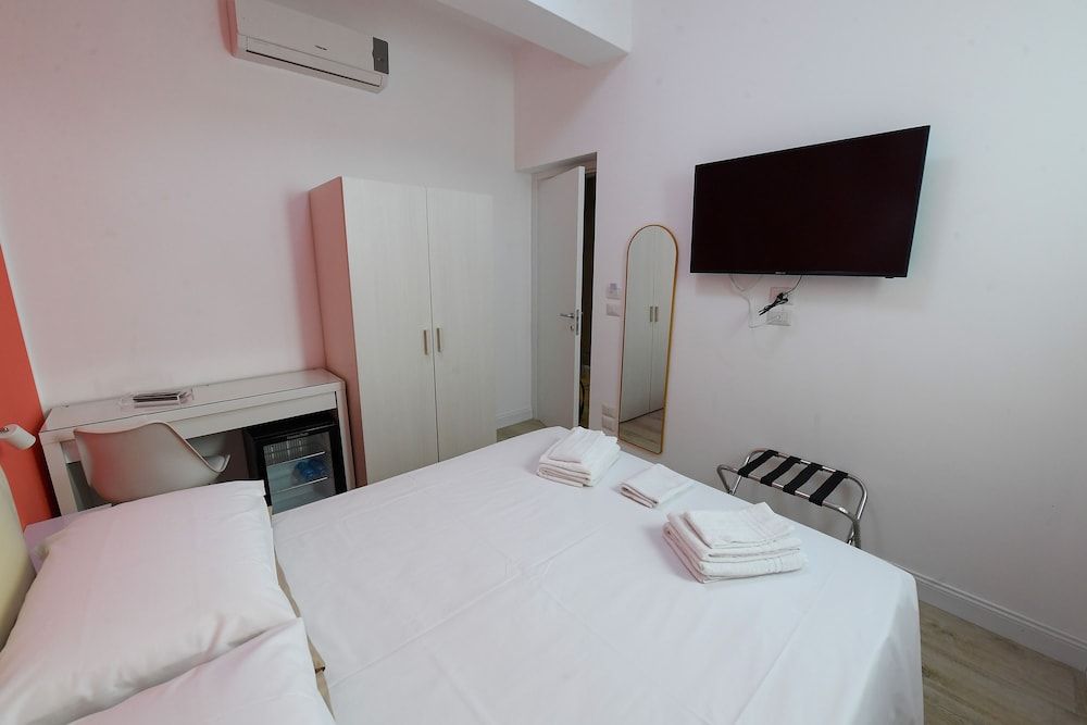Scilla SeaFront Rooms Classic Double Room 8