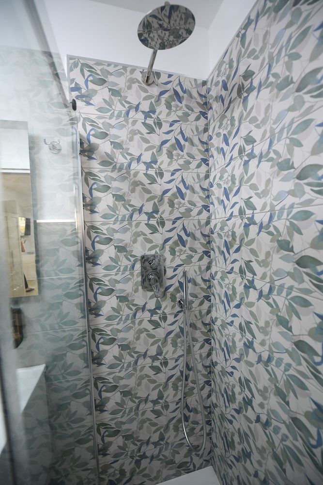 Scilla SeaFront Rooms Family Quadruple Room 16