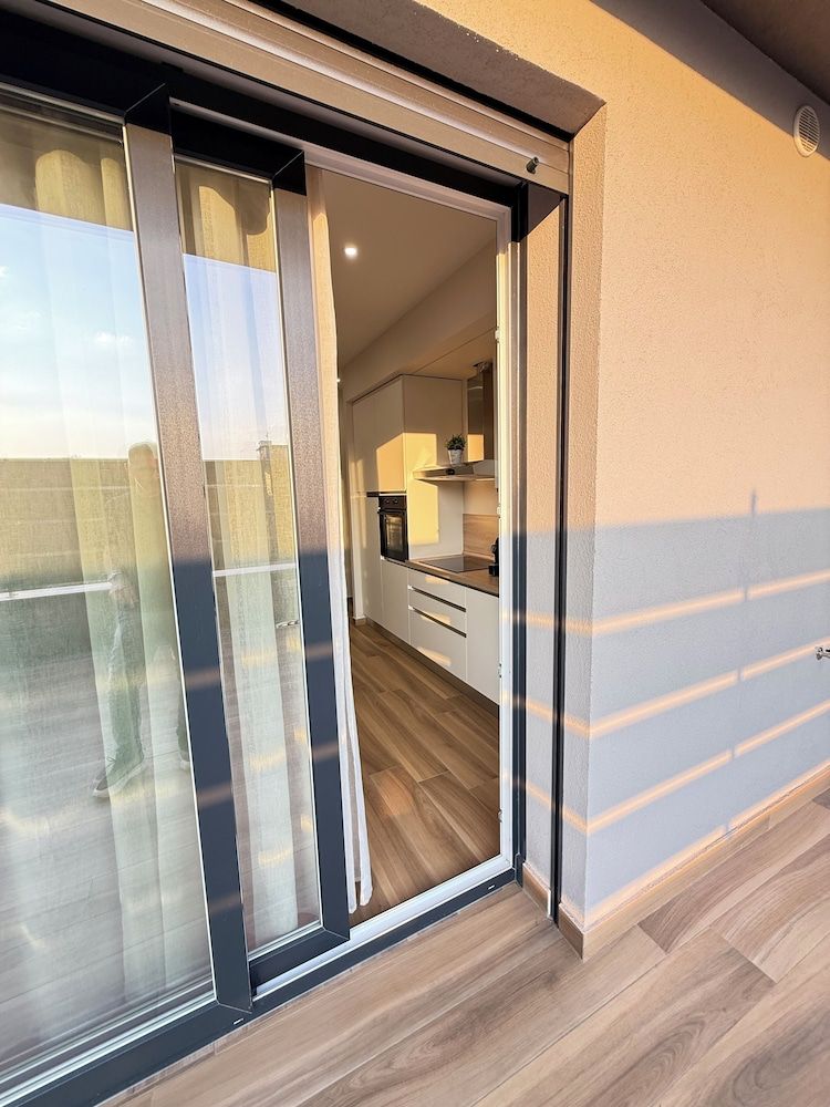 APARTMENT FREE SHUTTLE
