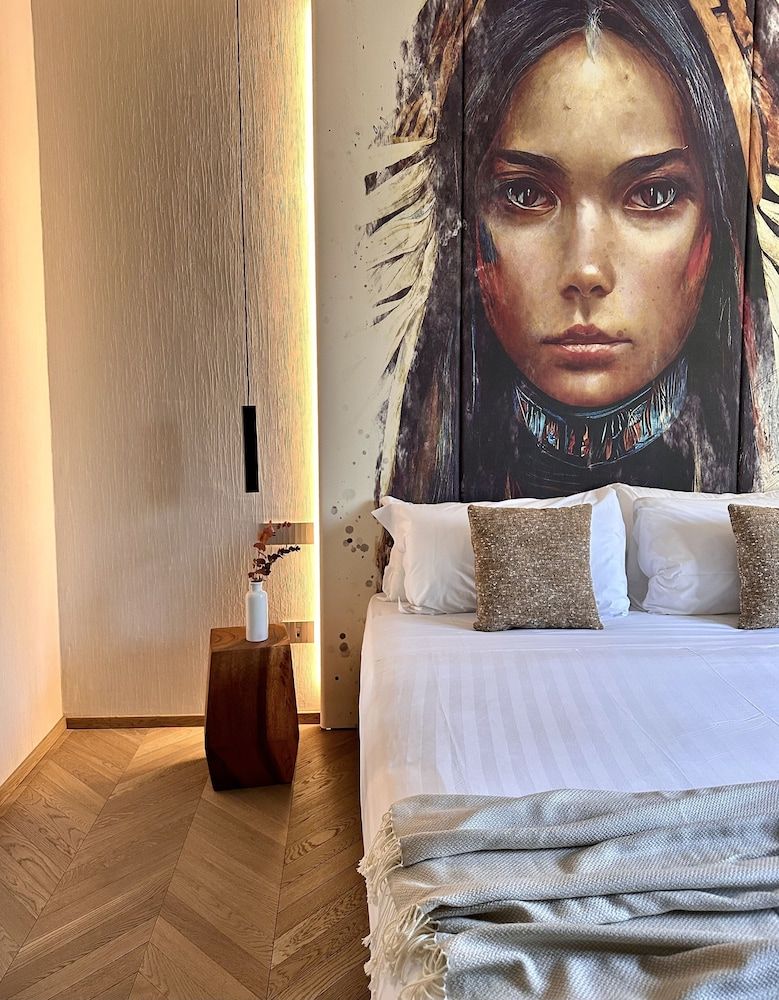 MEALBA HOTEL Suite & Pool Junior Suite, 1 King Bed with Sofa bed 3