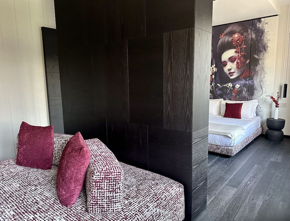 MEALBA HOTEL Suite & Pool Junior Suite, 1 King Bed with Sofa bed 5