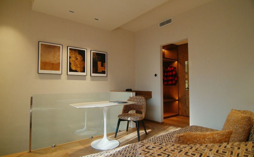 MEALBA HOTEL Suite & Pool Junior Suite, 1 King Bed with Sofa bed 21