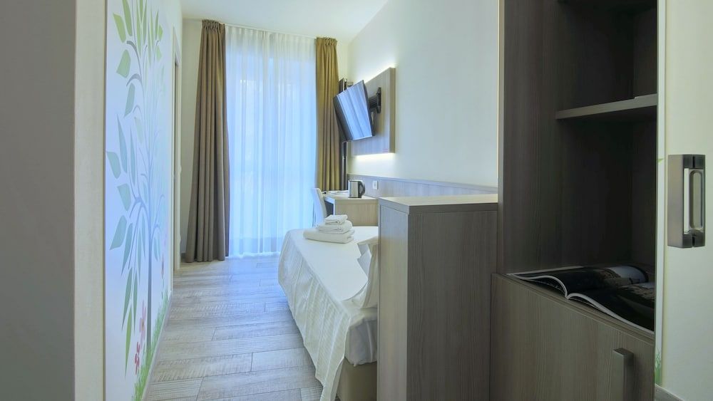 Affittacamere Brenna Family Apartment 4