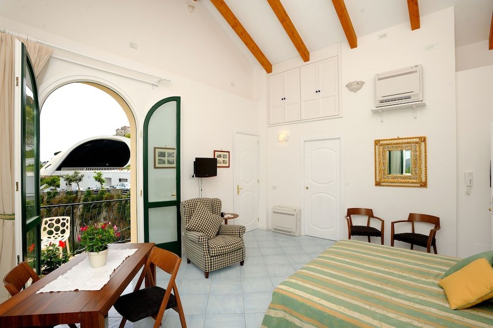 La Dolce Vita Ravello Deluxe Studio, Balcony, Sea View 6