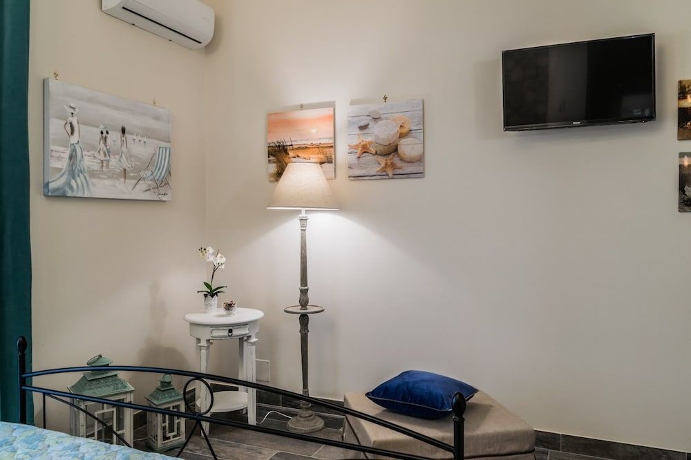 Dea Degli Ulivi House Deluxe Triple Room, Accessible, Hill View 14