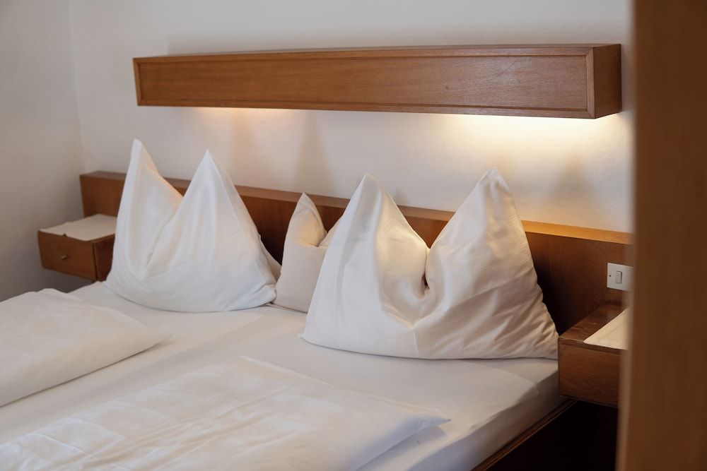 Standard Double Room, 1 Queen Bed, Balcony, City View