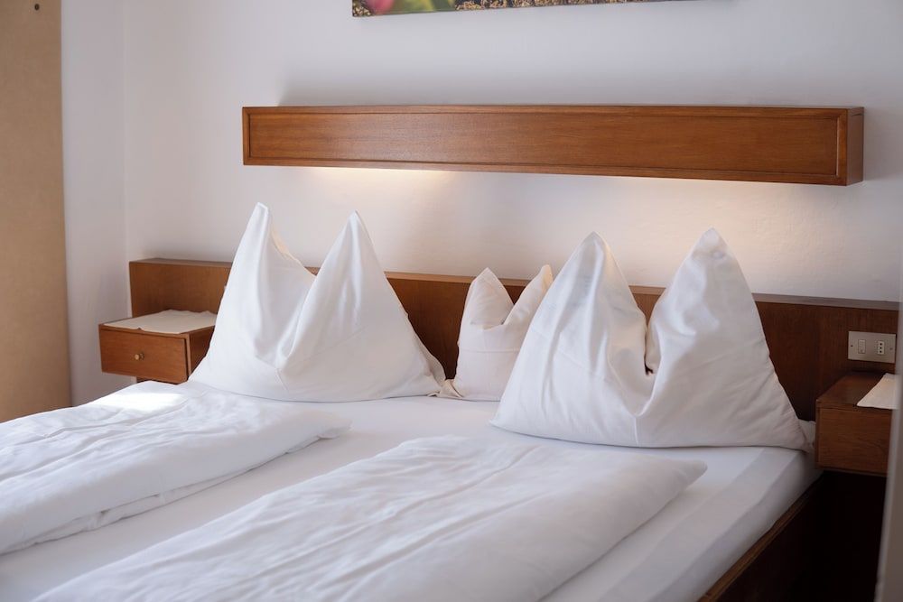 Superior Double Room, 1 Queen Bed, Balcony, Valley View