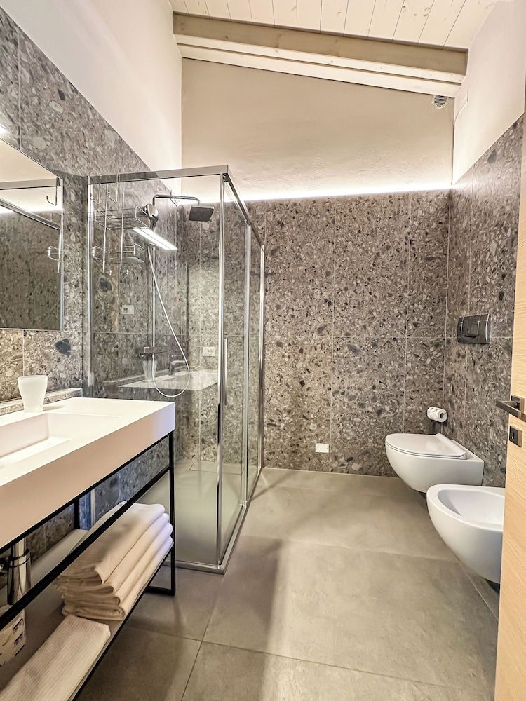 Castello Belvedere Apartments Basic Apartment, Terrace, Lake View 5