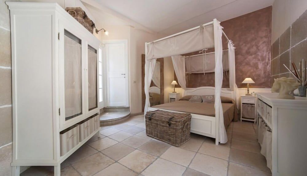 Double Room (Toledo)