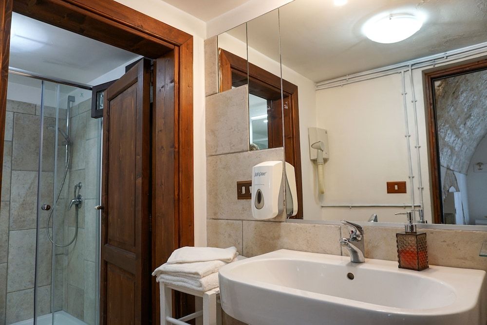 Dal Canonico Deluxe Room 5