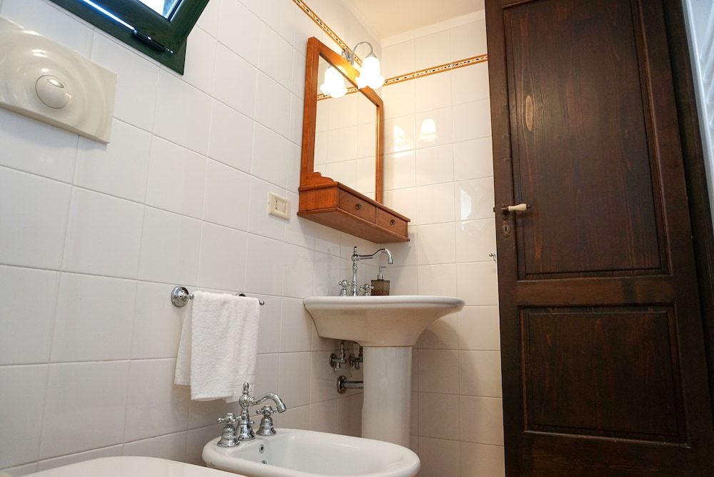 Dal Canonico Superior Room 4