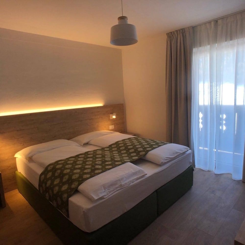 Deluxe Suite, Balcony, Mountain View