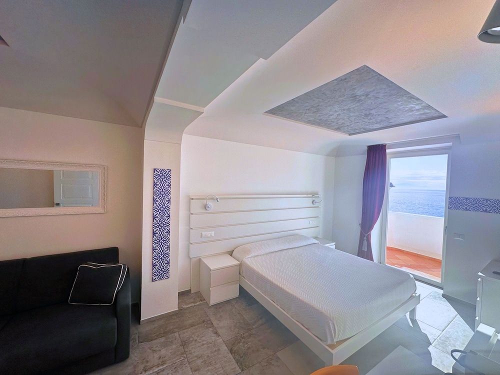 Junior Suite with Sea View Balcony