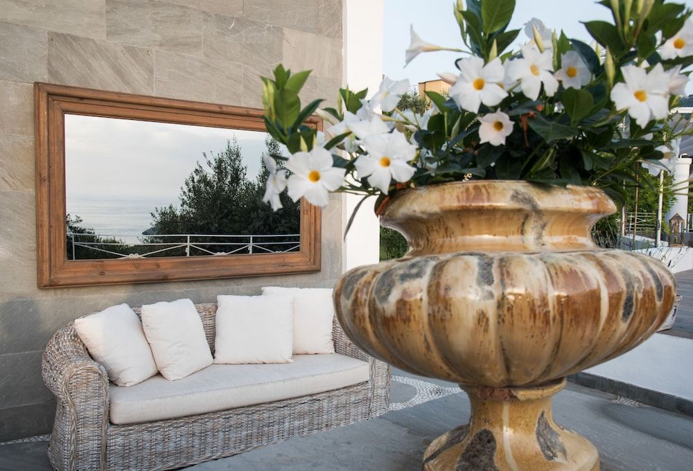 Villa Rufola Luxury Suite, Sea View 4