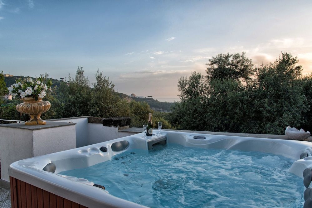 Villa Rufola Luxury Suite, Sea View 5