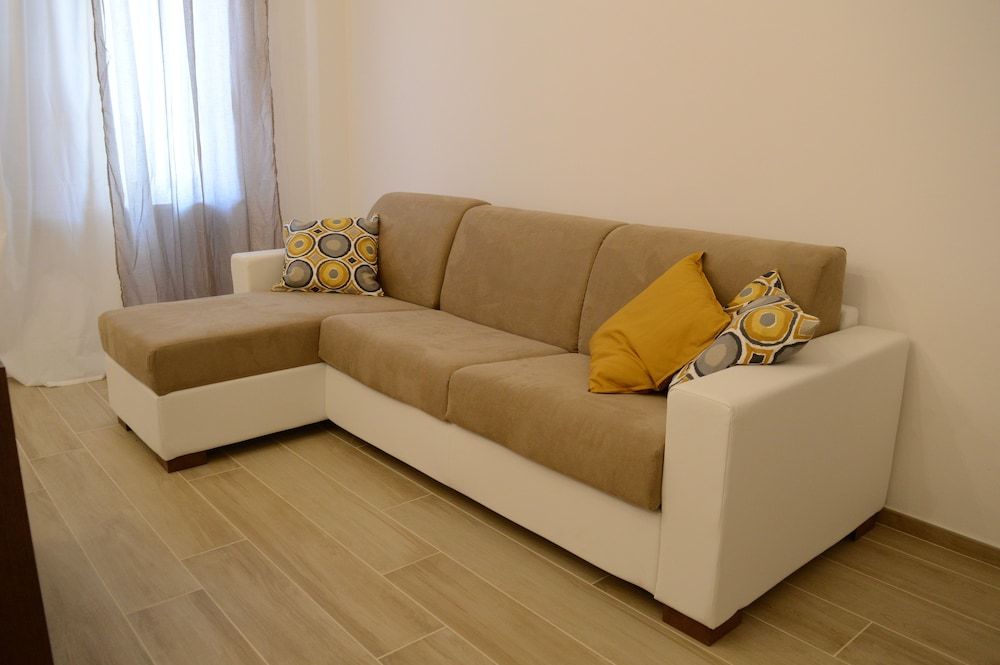 Apartment (La dama)