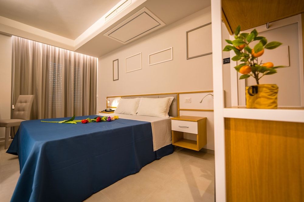 Eliseo Palace Tropea Standard Room 6