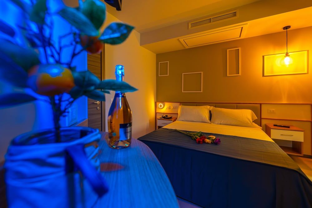 Eliseo Palace Tropea Standard Room 8