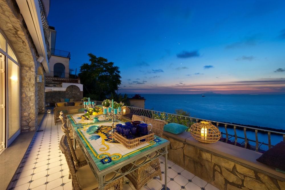 Villa, Smoking