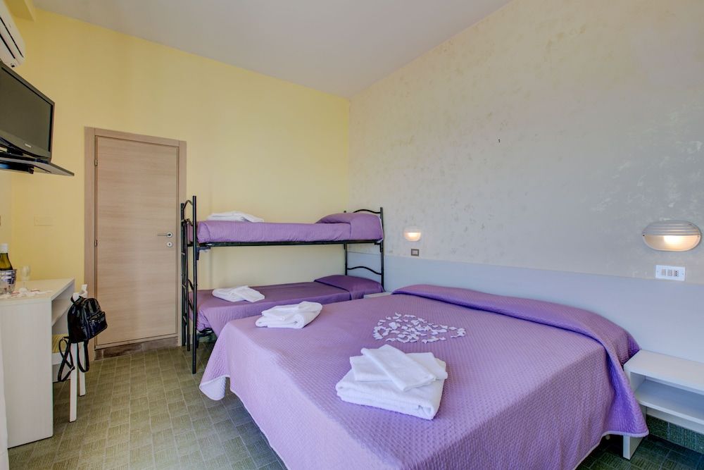 Deluxe Quadruple Room