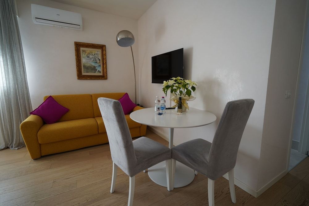 B&B My Comfort Luxury Room, 1 King Bed, Jetted Tub, Garden View 4