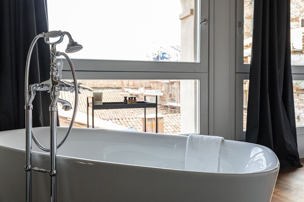 Palazzo Fauzone Relais Don Chisciotte 3