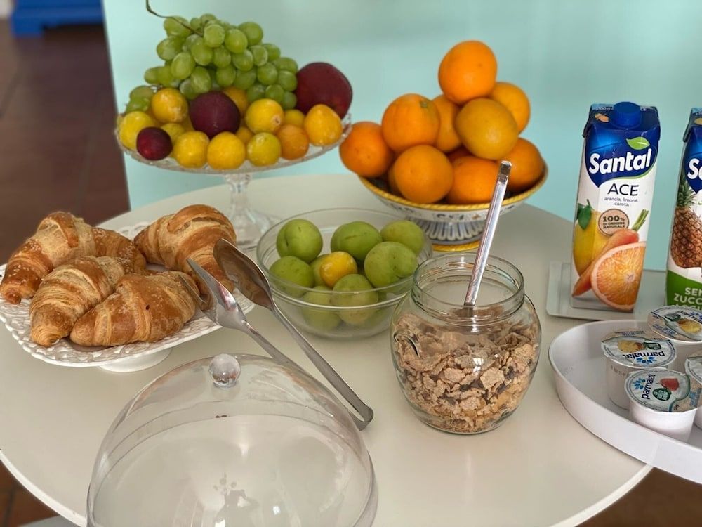 Almare' Business Room, Courtyard View 6