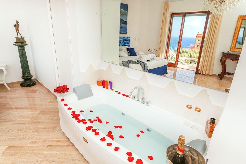 Private Spa Tub