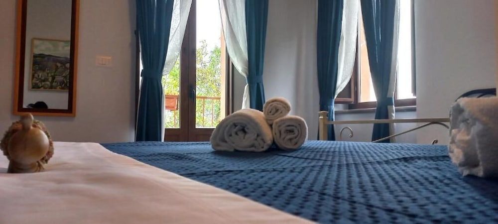 Family Room, 2 Bedrooms, Non Smoking, Mountain View