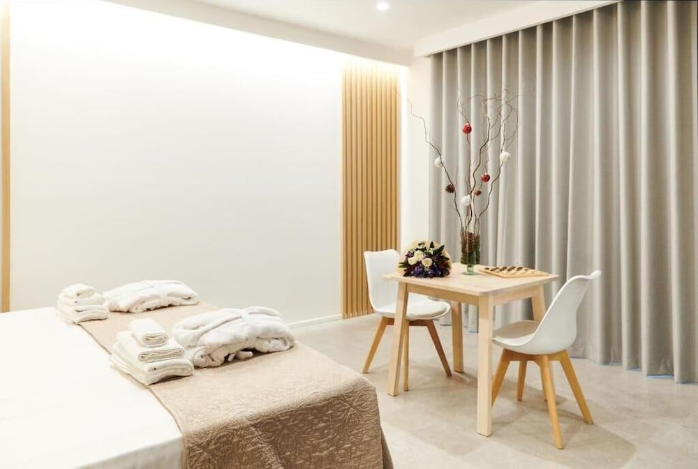 Laghi Nabi Camera Deluxe con vasca idromassaggio 4