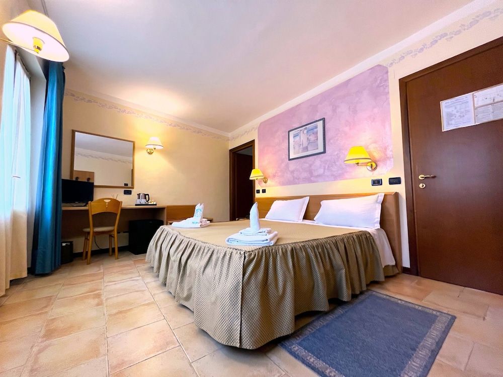 Hotel Susa Double or Twin Room 4