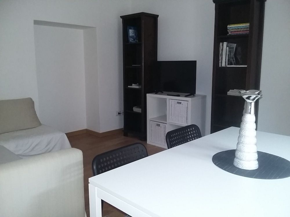 Very Central Apartment, a few Steps From the Duomo and the Theatre, With Balcony Apartment, 2 Bedrooms, Smoking, Balcony 15