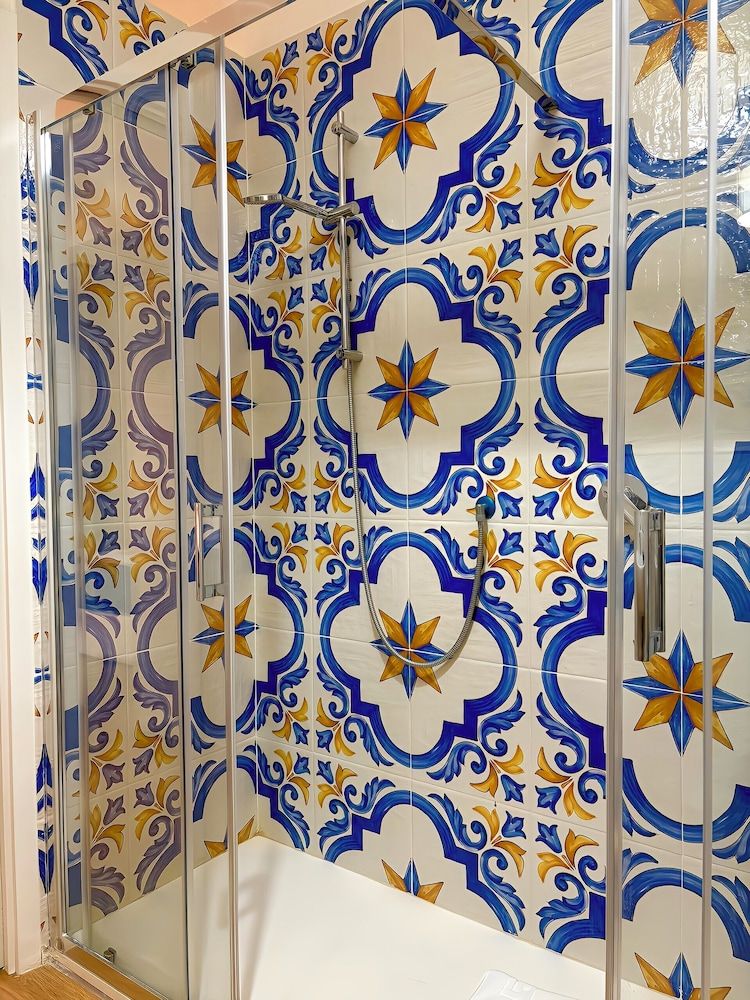 Pompei Art Deluxe Quadruple Room 23