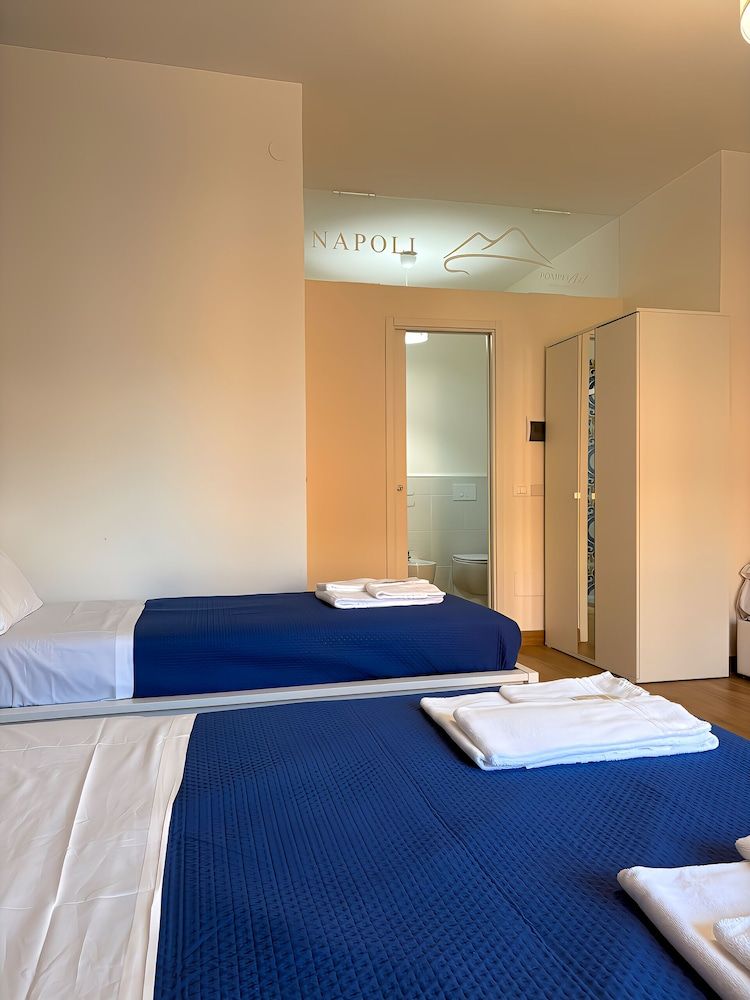 Pompei Art Deluxe Quadruple Room 2