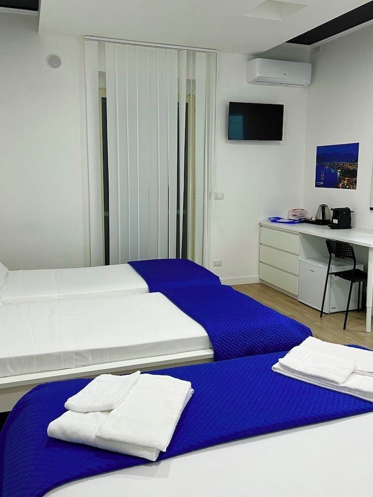 Pompei Art Quadruple Room 4