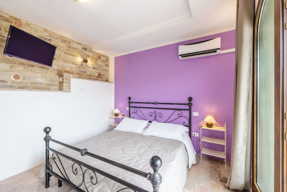 Family Villa, Multiple Bedrooms, Mountainside (Villa San Martino)