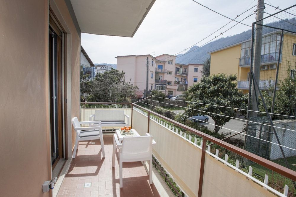 Apartment, Smoking